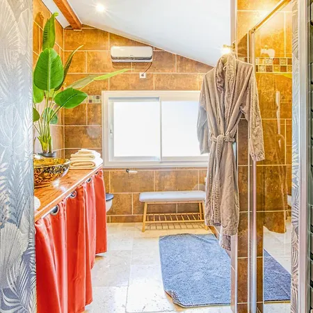 Beautiful In With Sauna * Septfonds